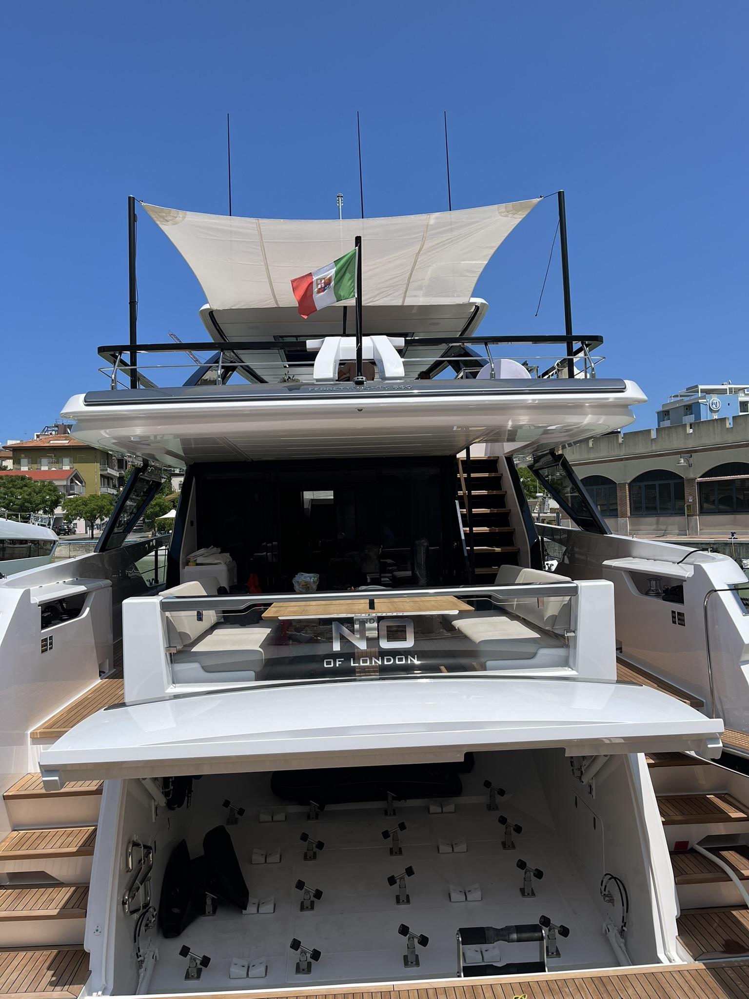 2025 FERRETTI YACHTS 860 